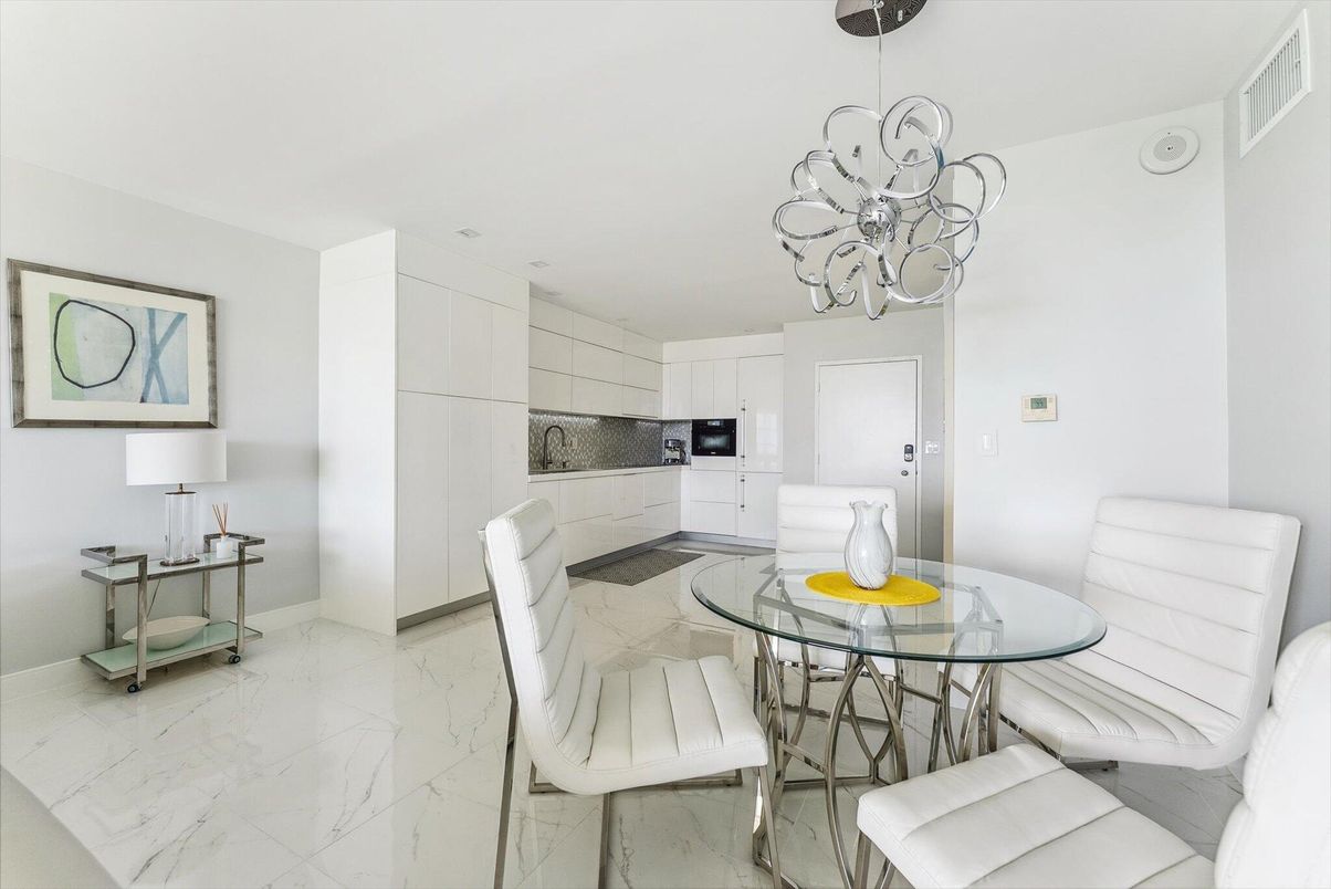 Chandelier, Dining room, Interior, Kitchen, Marble