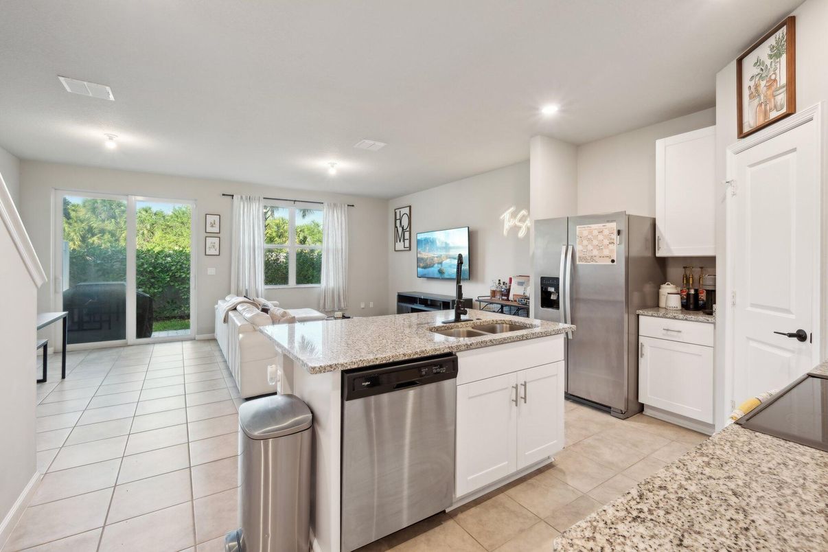Interior, Kitchen, Living room, Recessed Lighting, Stainless Steel Appliances