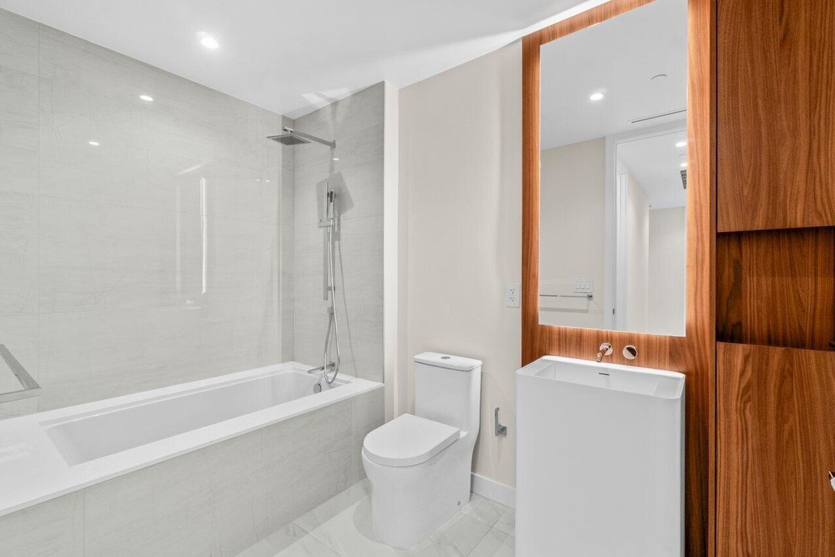 Bathroom, Interior, Marble, Recessed Lighting