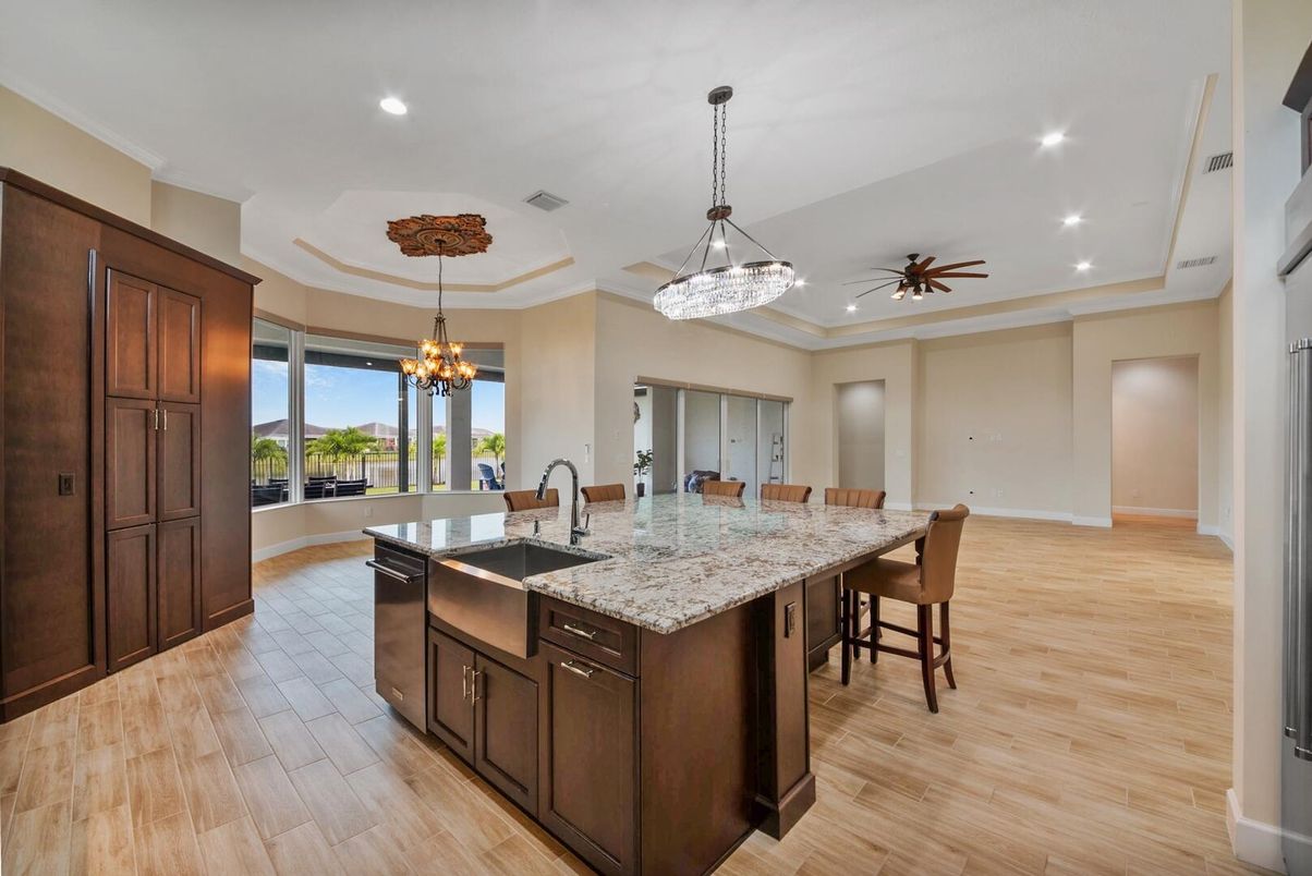 Chandelier, Dining room, Interior, Kitchen, Pendant Lights, Recessed Lighting, Wood Texture Flooring