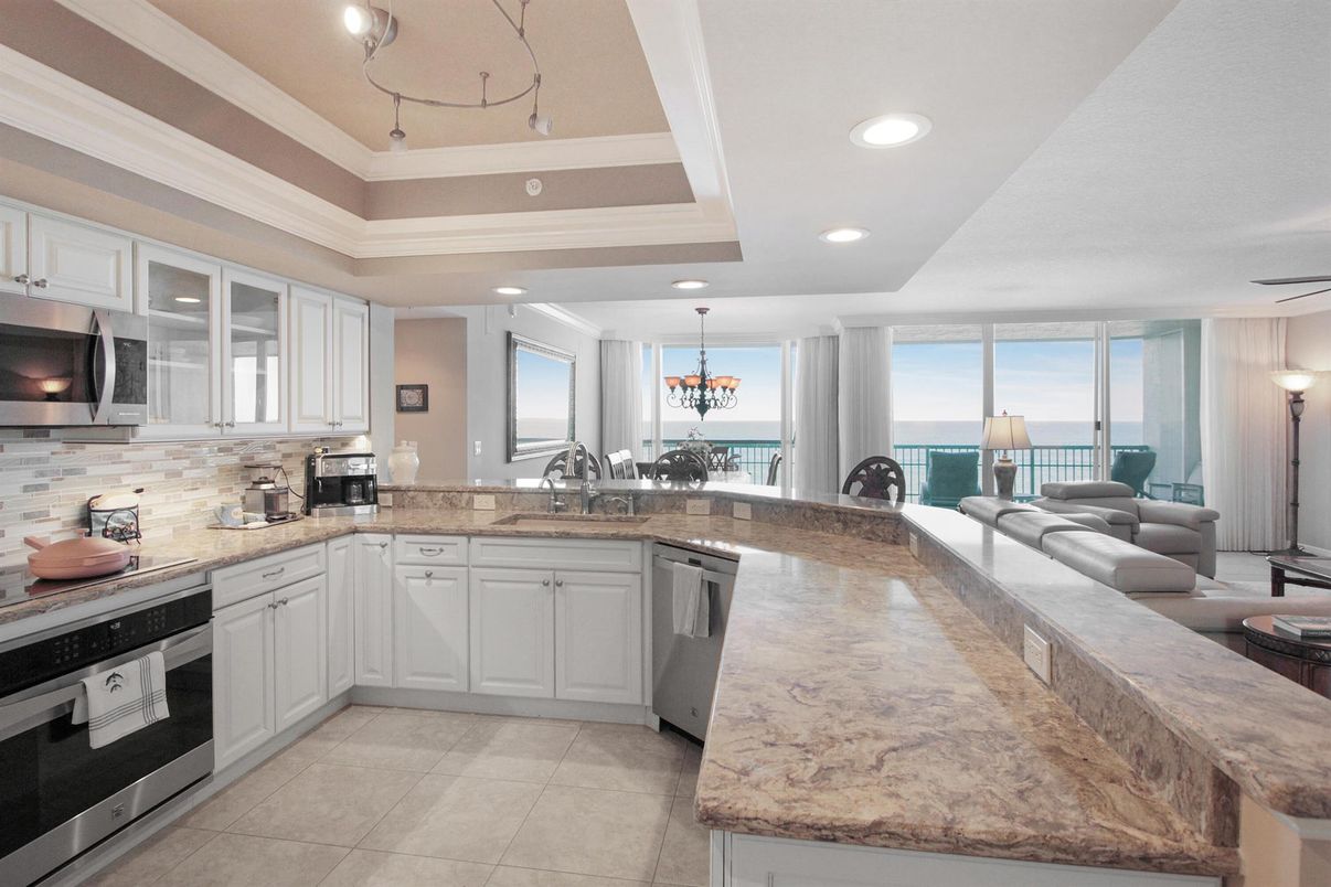 Interior, Kitchen, Living room, Recessed Lighting, Stainless Steel Appliances, Water