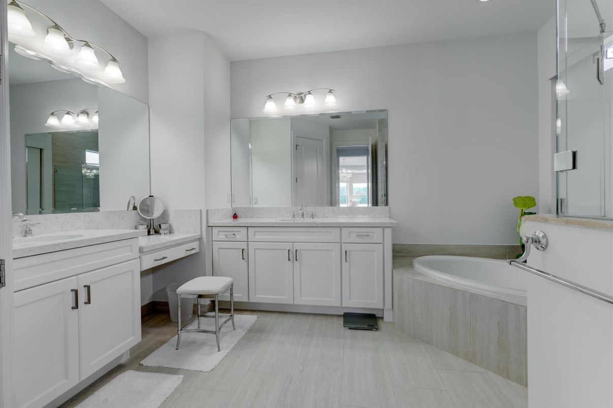 Bathroom, Dual Sink Vanities, Interior