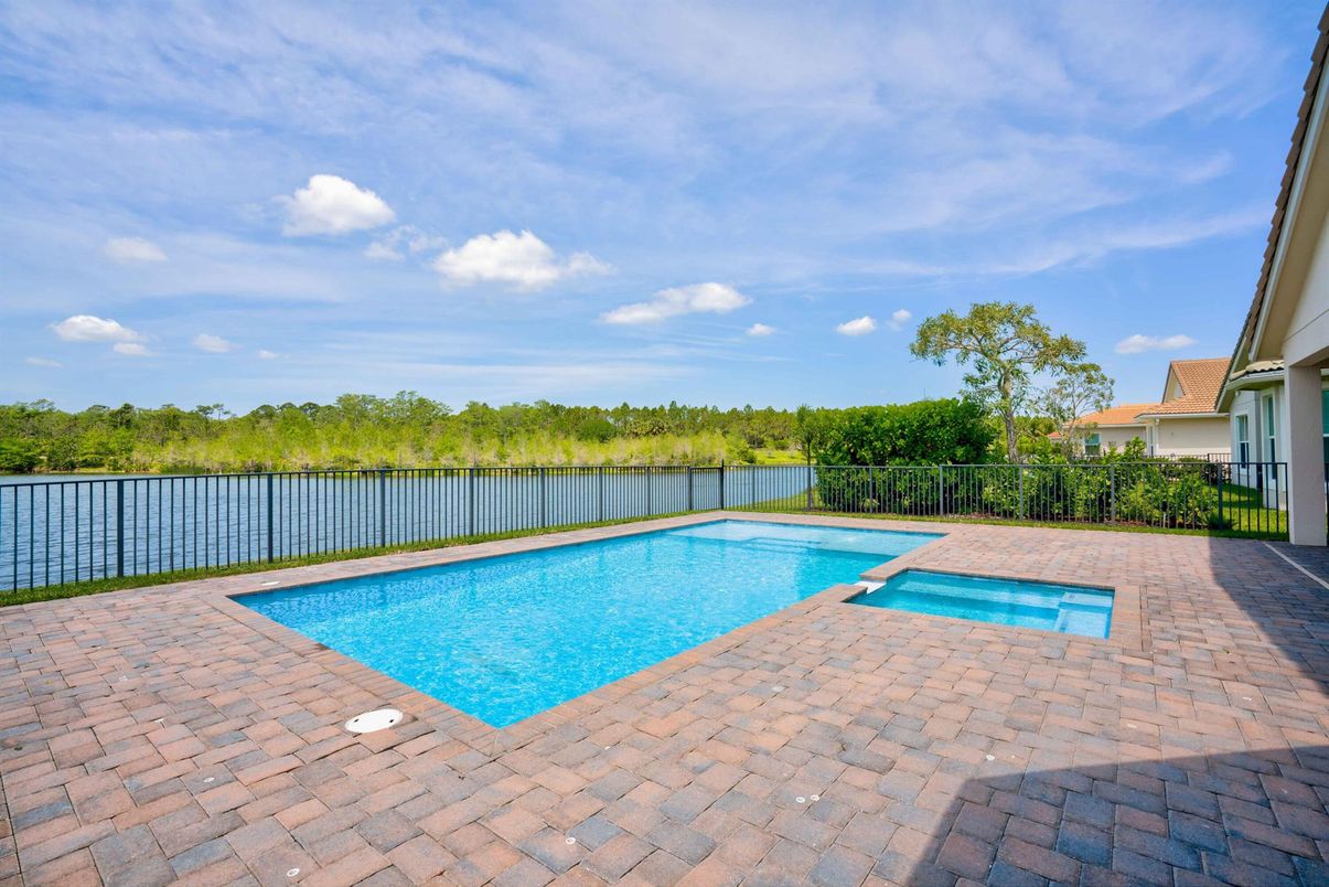 Exterior, Pool, Water