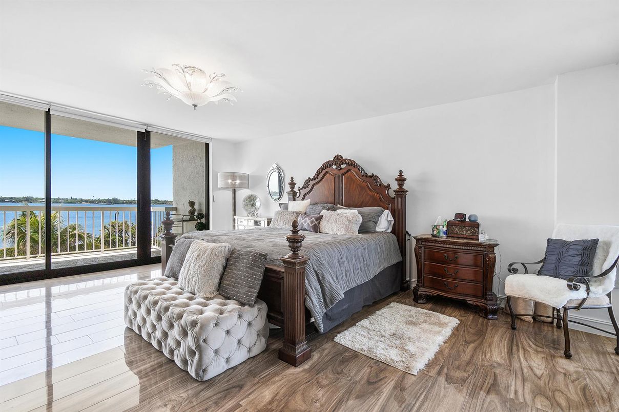 Bedroom, Interior, Water, Wood Texture Flooring