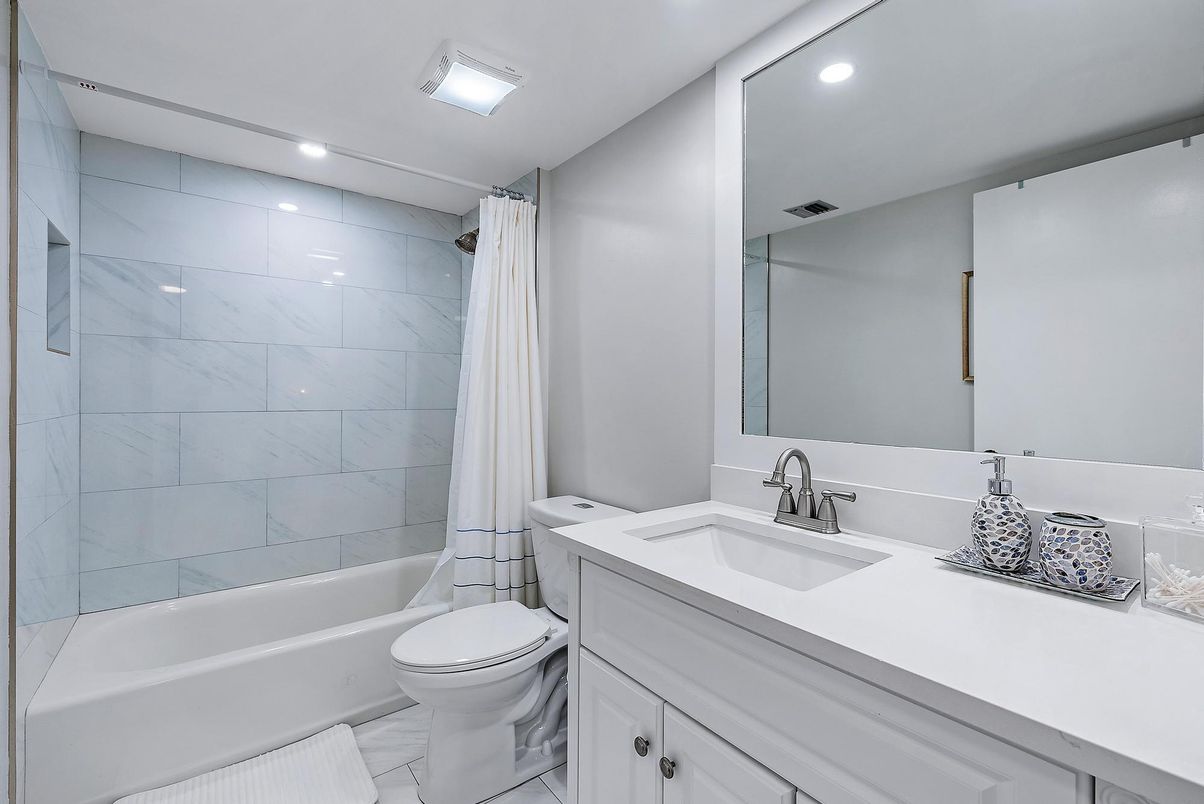 Bathroom, Interior, Marble, Marble Walls, Recessed Lighting