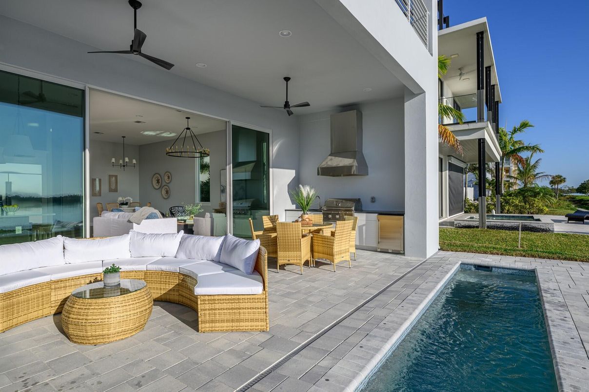 Exterior, Pool
