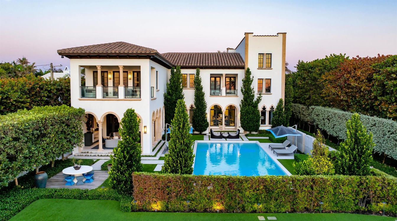 Backyard, Exterior, Facade, Pool, Mediterranean