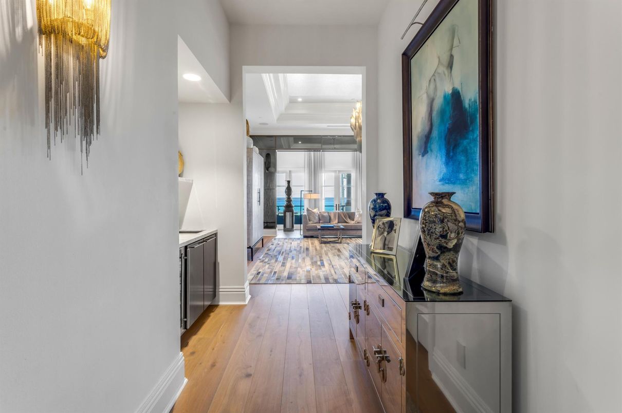 Interior, Recessed Lighting, Wood Texture Flooring