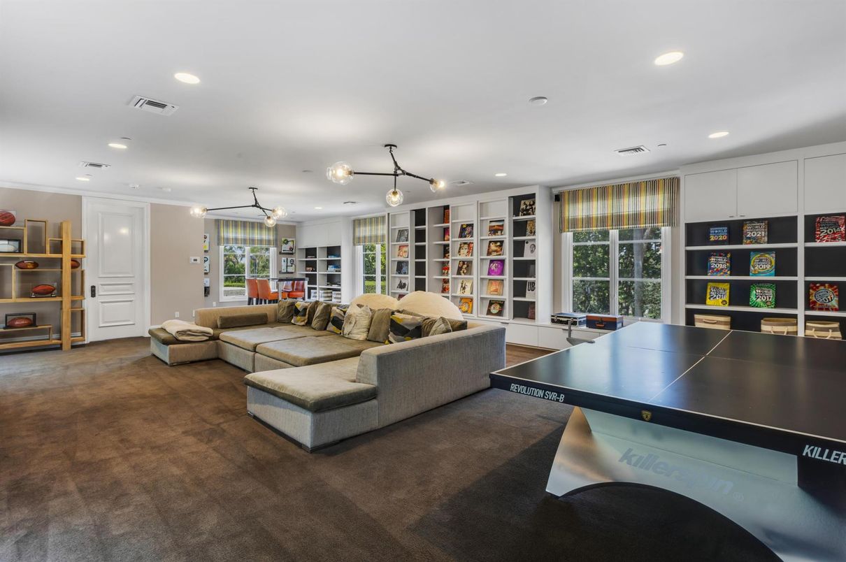 Game Room, Interior, Living room, Recessed Lighting