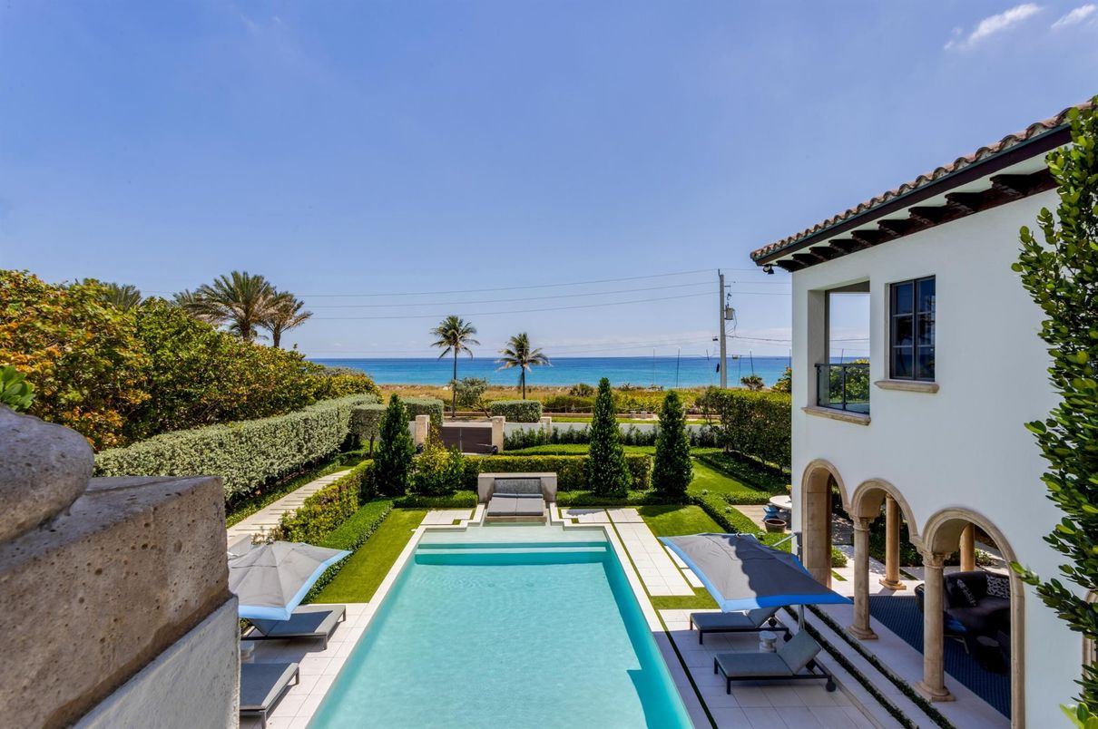 Exterior, Pool, Water
