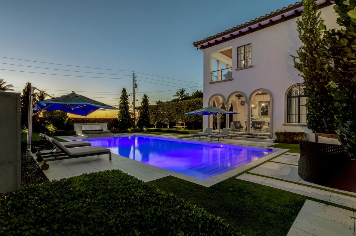 Exterior, Pool