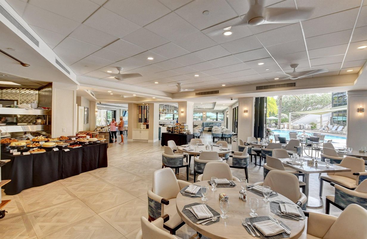 Dining room, Interior, Recessed Lighting