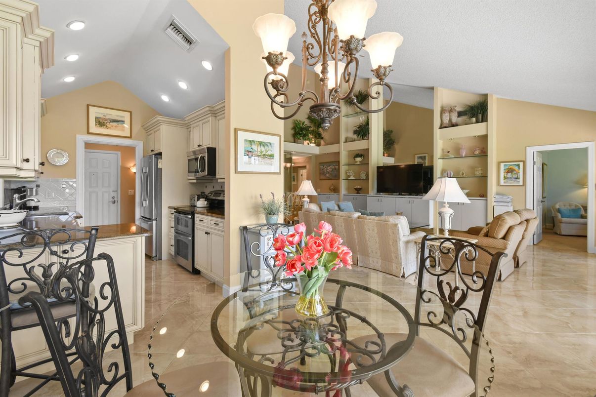 Chandelier, Dining room, Interior, Kitchen, Living room, Recessed Lighting