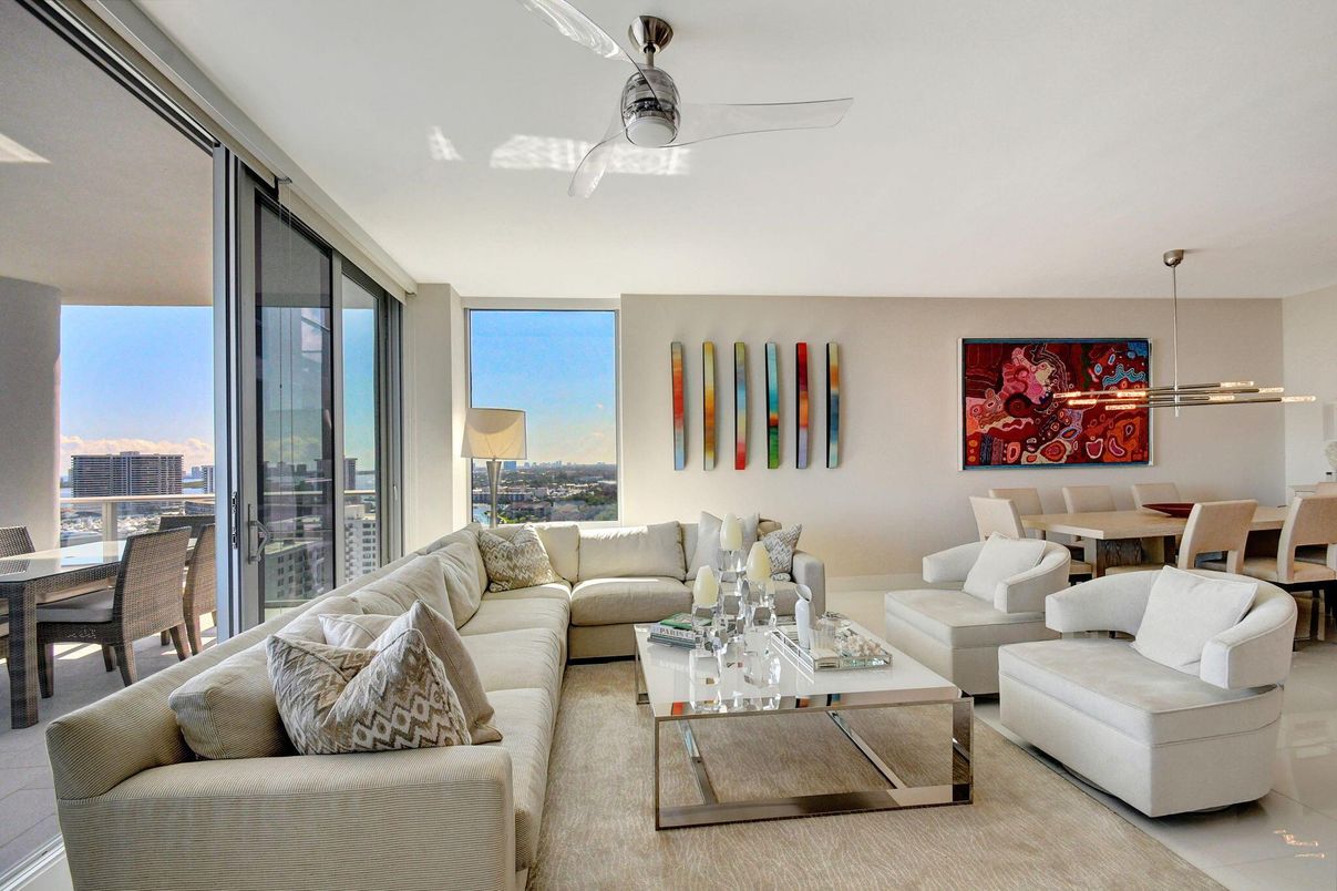 Dining room, Interior, Living room, Pendant Lights