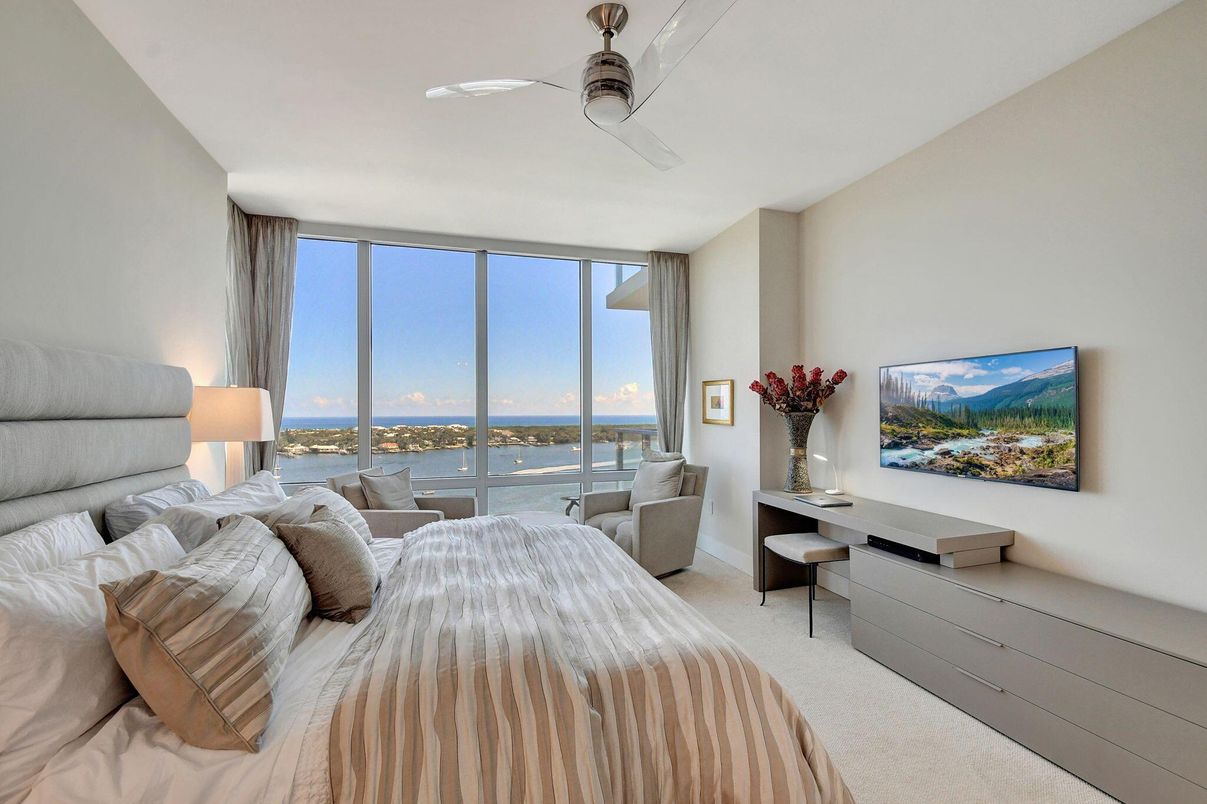 Bedroom, Interior, Water