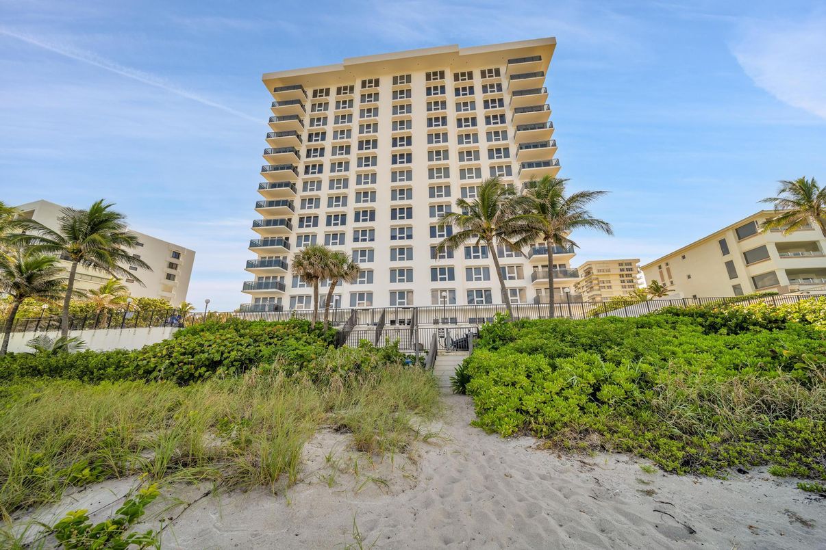 Exterior, Facade, Condo Building