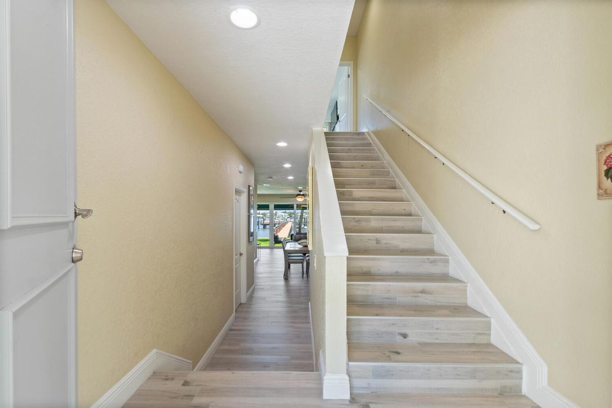 Interior, Recessed Lighting, Wood Texture Flooring