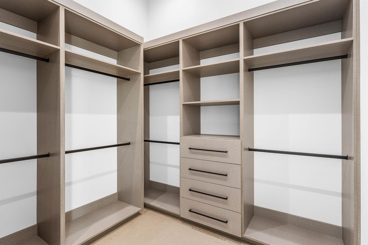 Interior, Walk-in Closets