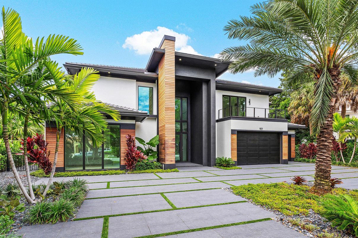 Attached, Exterior, Facade, Modern