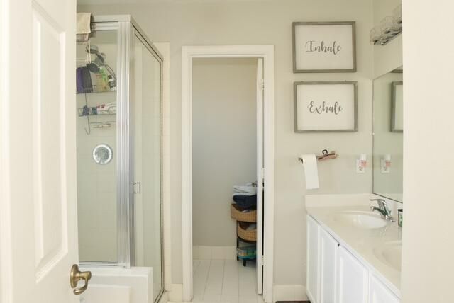 Bathroom, Dual Sink Vanities, Interior
