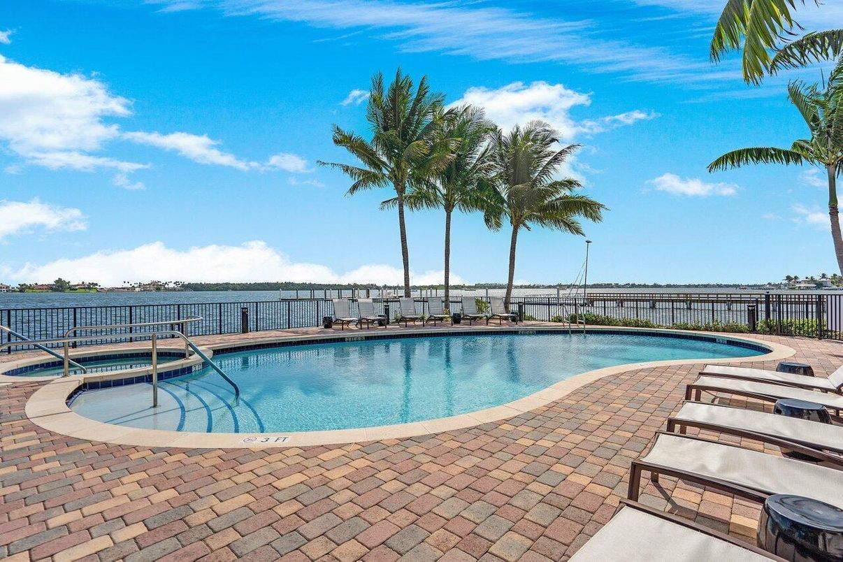 Exterior, Pool, Water