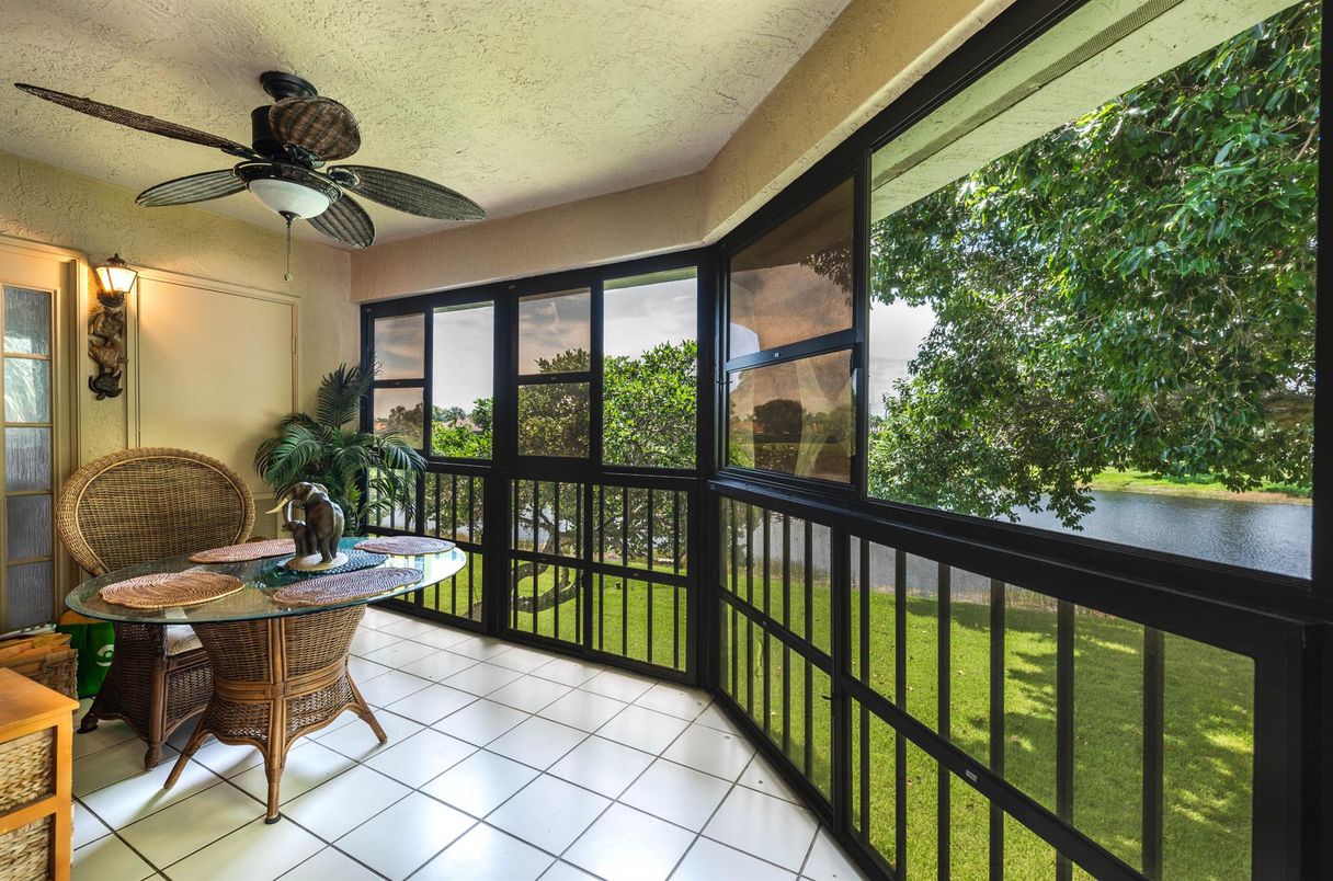 Interior, Sun Room, Water
