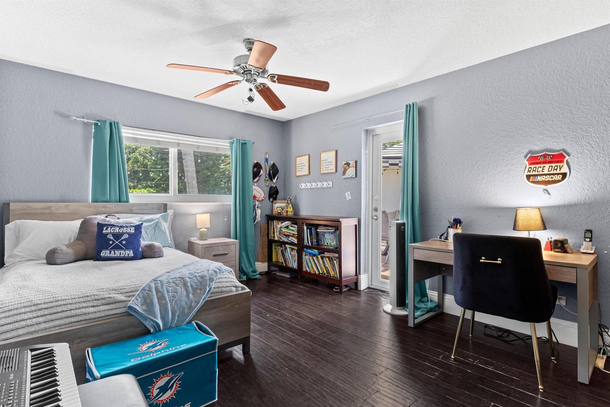 Bedroom, Home Office, Interior, Wood Texture Flooring