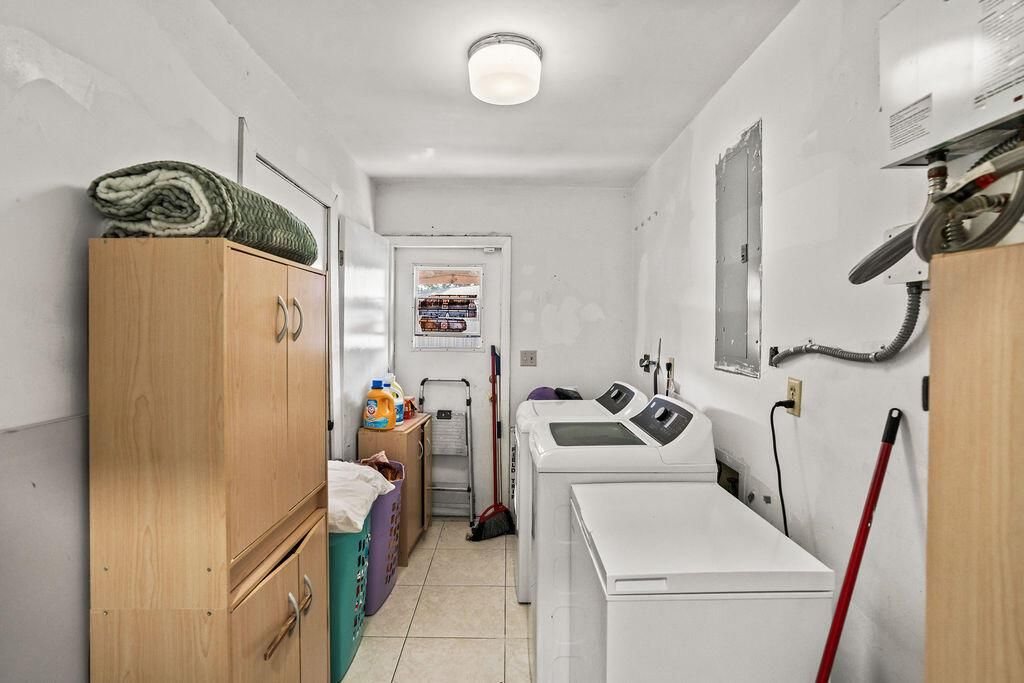 Interior, Washer