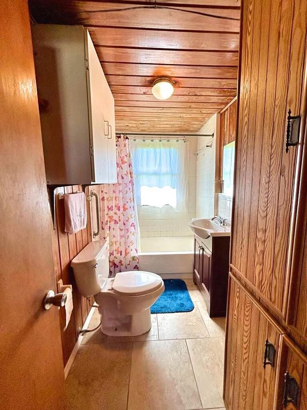 Bathroom, Interior, Wooden Ceilings, Wooden Walls