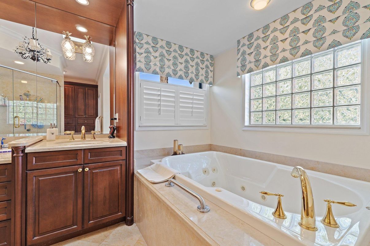 Bathroom, Interior, Pendant Lights, Recessed Lighting
