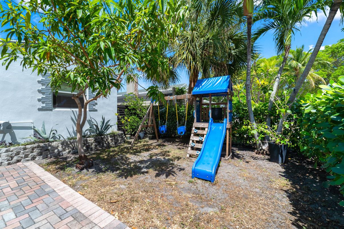 Backyard, Exterior, Playground