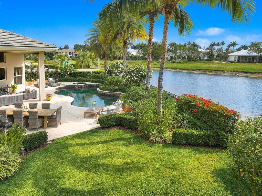 Exterior, Pool, Water