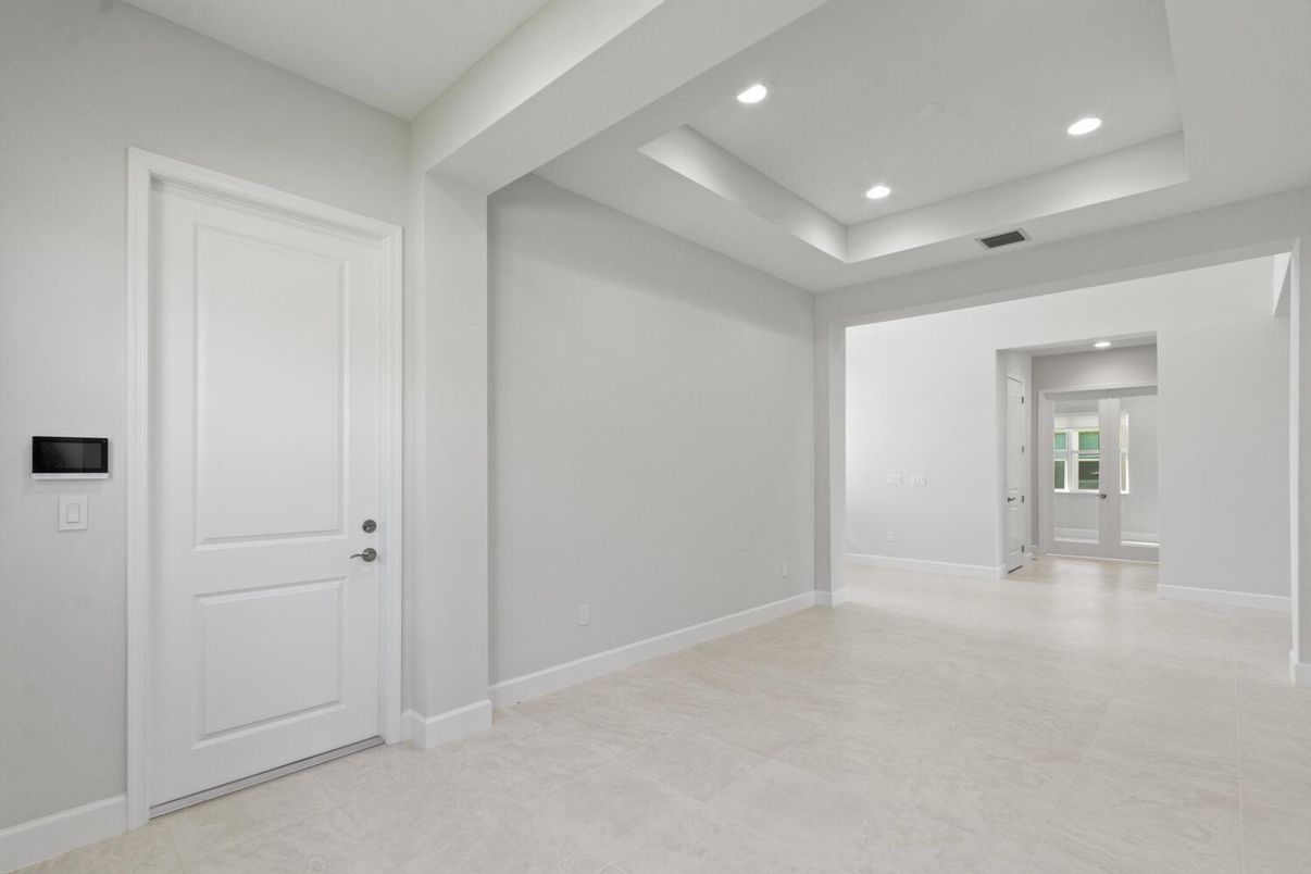 Empty room, Interior, Recessed Lighting