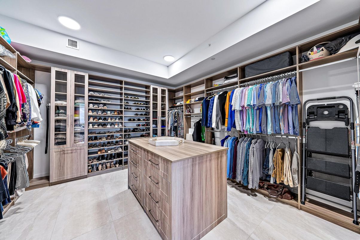 Interior, Recessed Lighting, Walk-in Closets