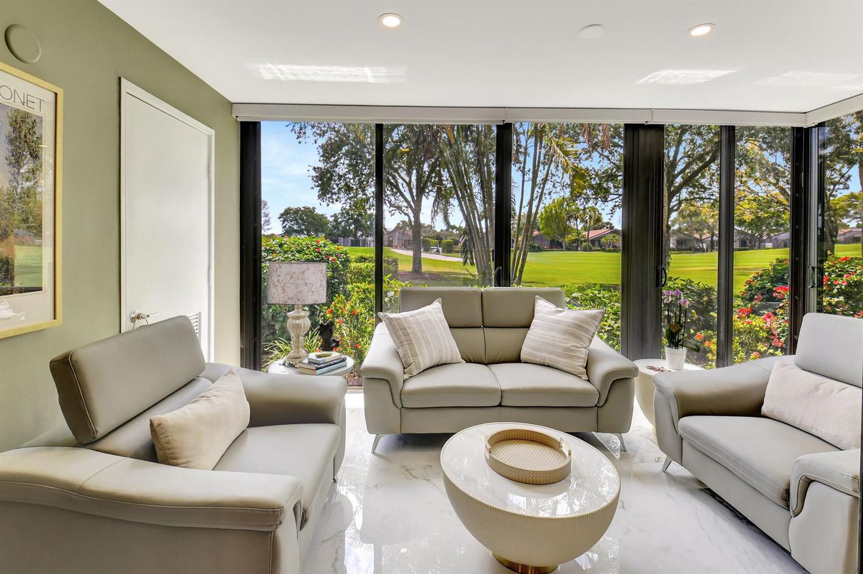 Interior, Living room, Recessed Lighting, Sun Room