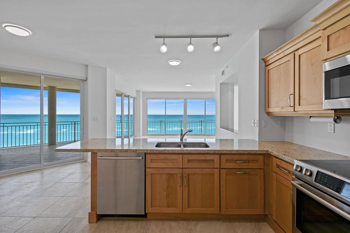 Interior, Kitchen, Recessed Lighting, Stainless Steel Appliances, Water