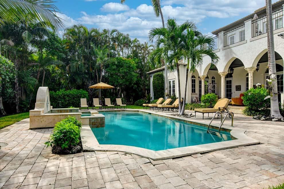 Exterior, Pool