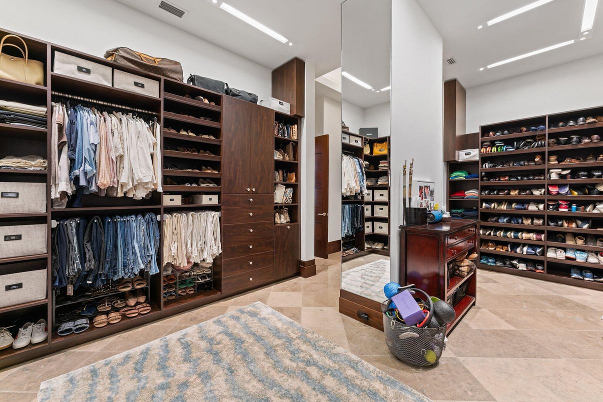 Interior, Recessed Lighting, Walk-in Closets
