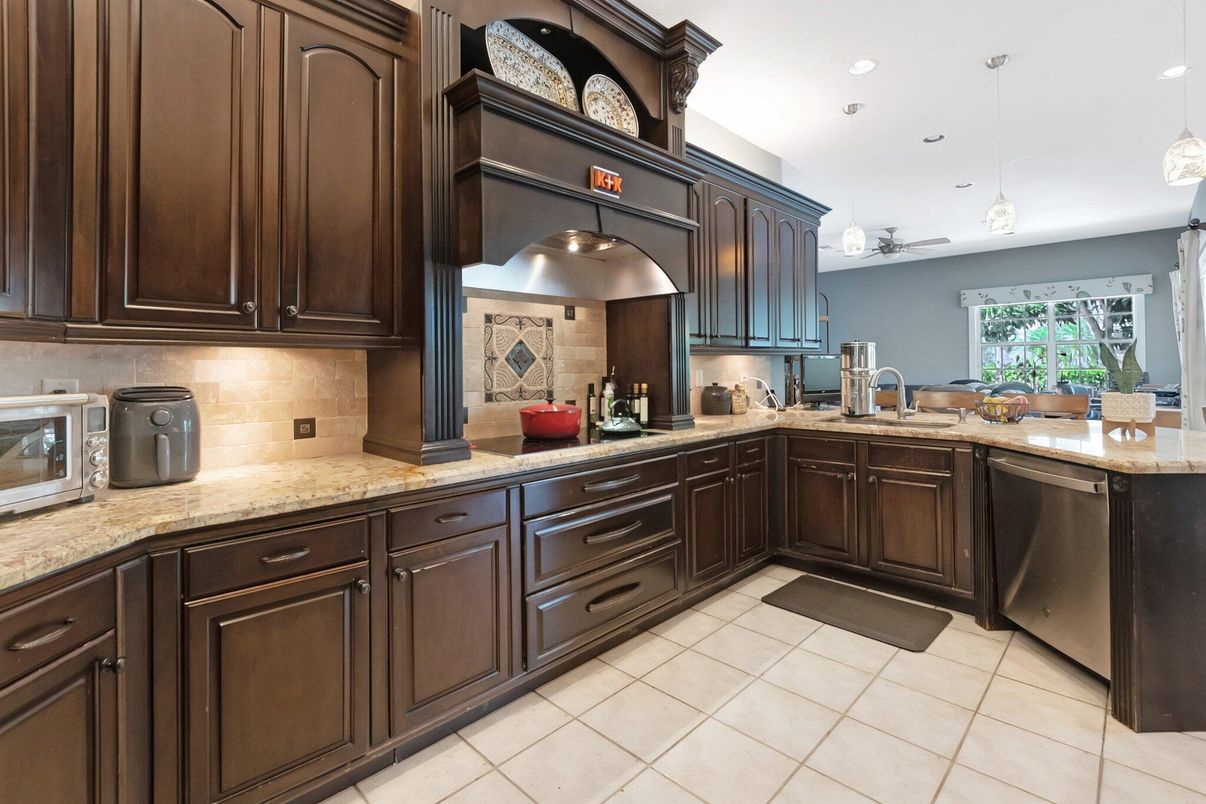 Interior, Kitchen, Pendant Lights, Recessed Lighting, Stainless Steel Appliances
