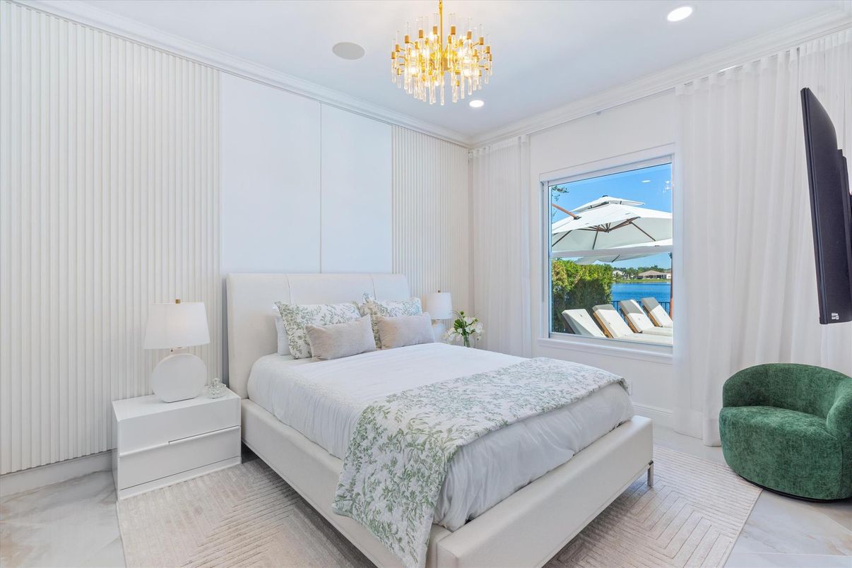 Bedroom, Interior, Pendant Lights, Recessed Lighting, Water