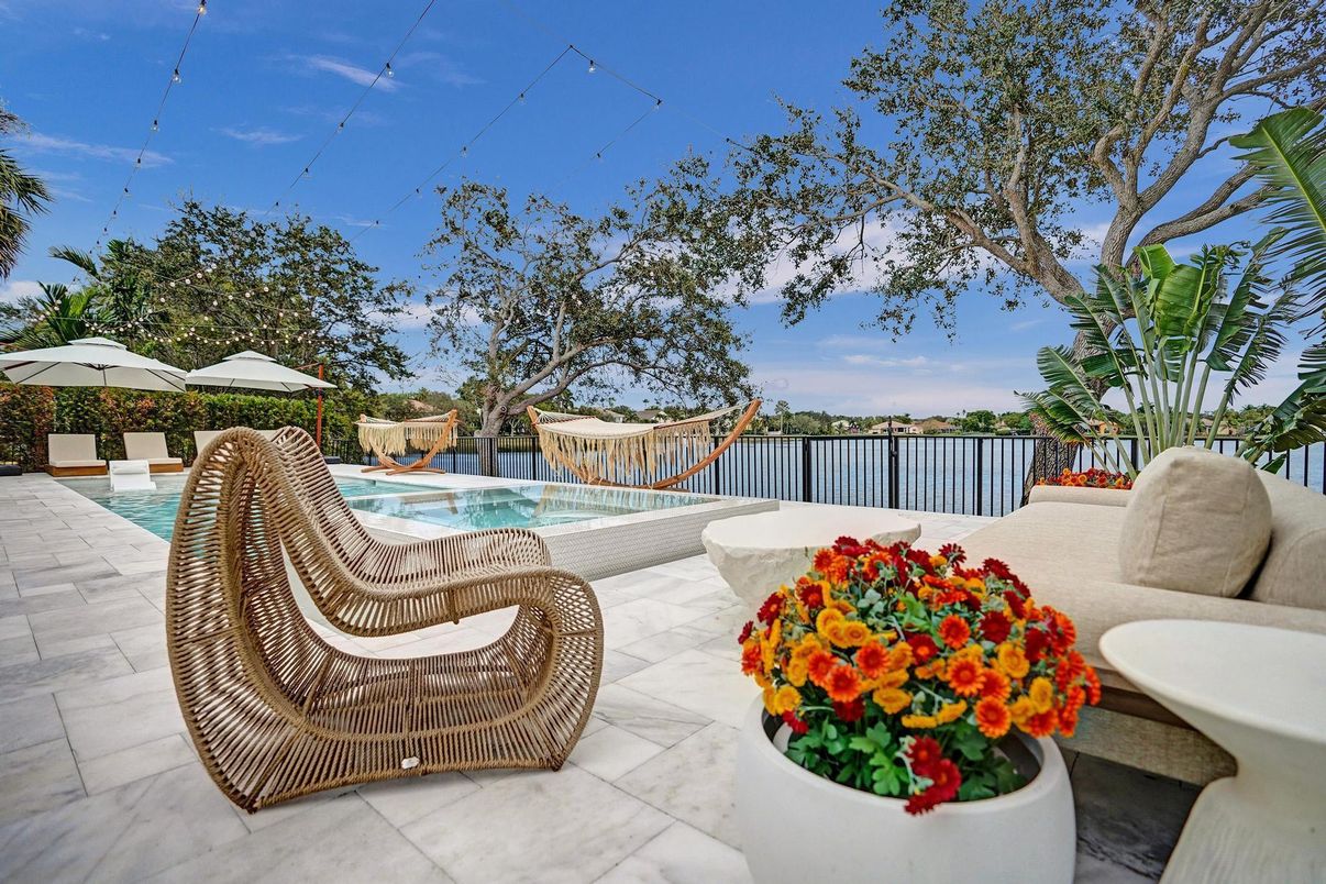 Exterior, Pool, Water