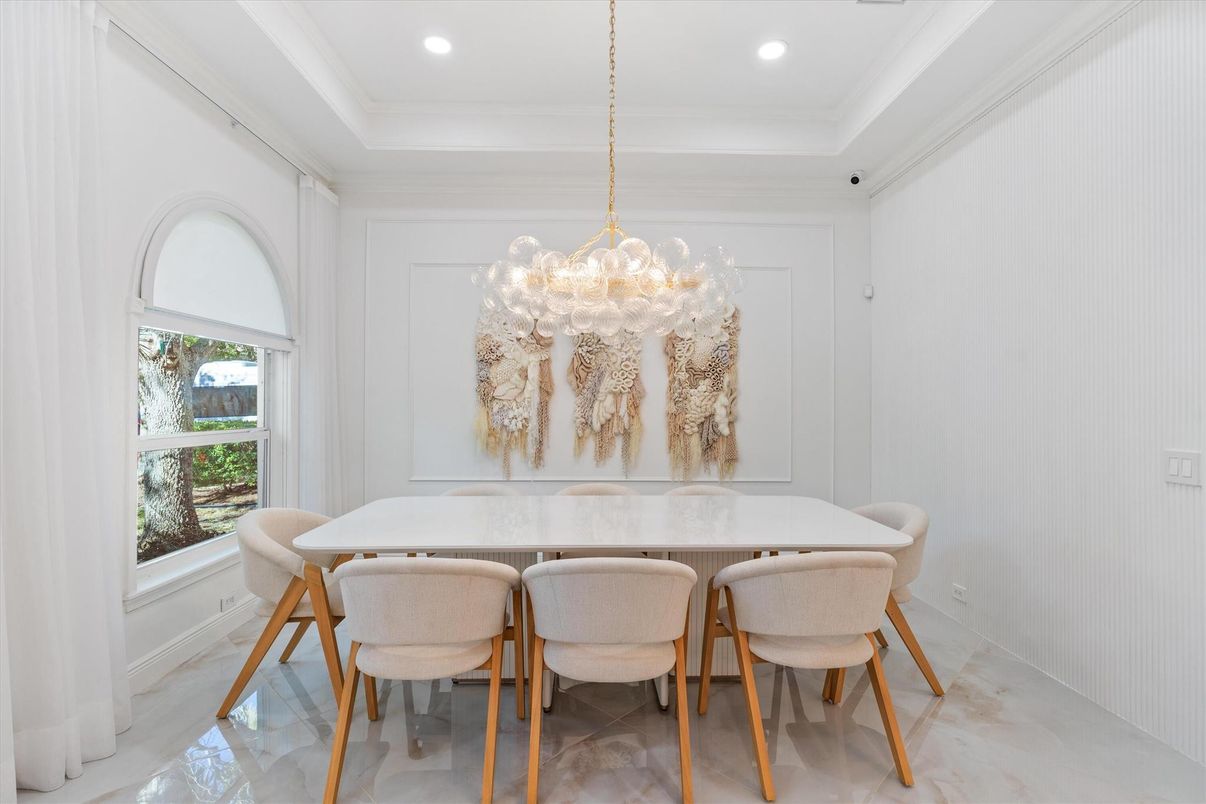 Dining room, Interior, Pendant Lights, Recessed Lighting