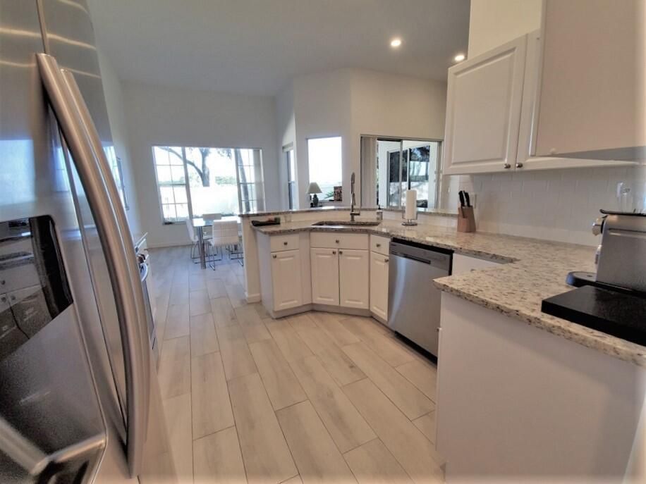 Dining room, Interior, Kitchen, Recessed Lighting, Wood Texture Flooring