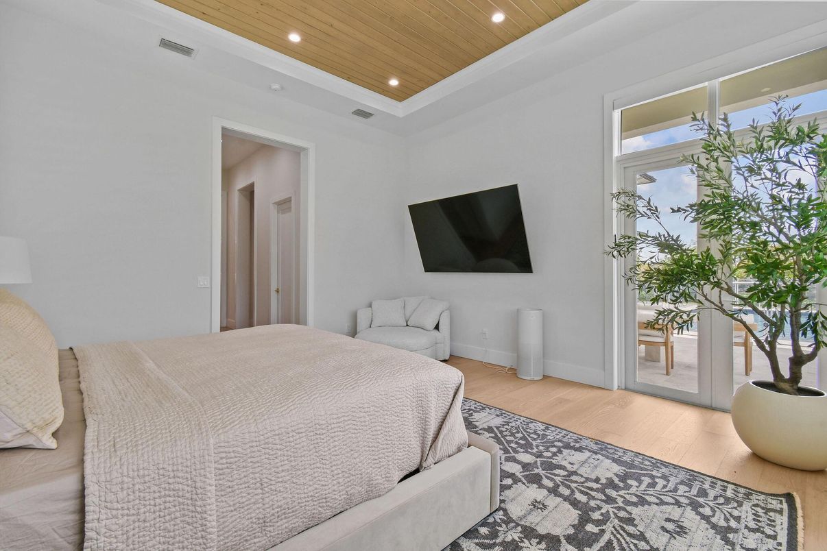 Bedroom, Interior, Recessed Lighting, Wooden Ceilings, Wood Texture Flooring