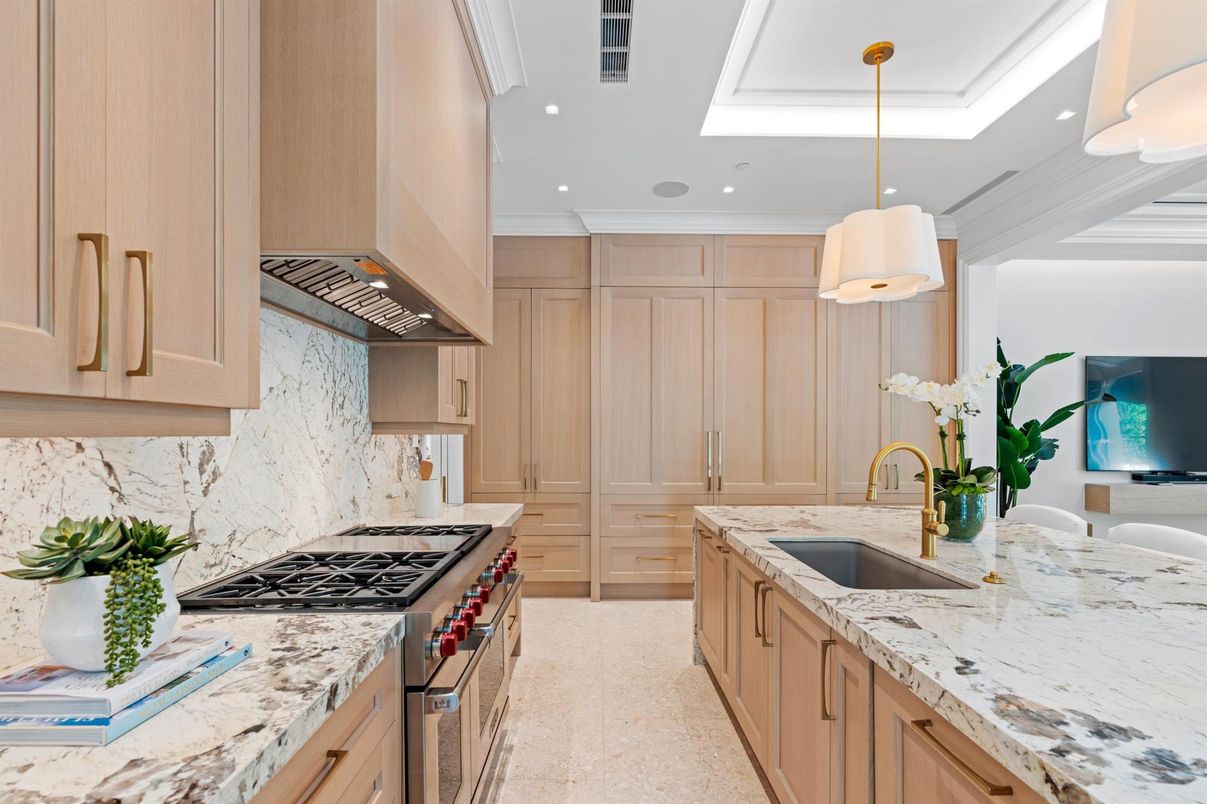 Interior, Kitchen, Pendant Lights, Recessed Lighting, Stainless Steel Appliances