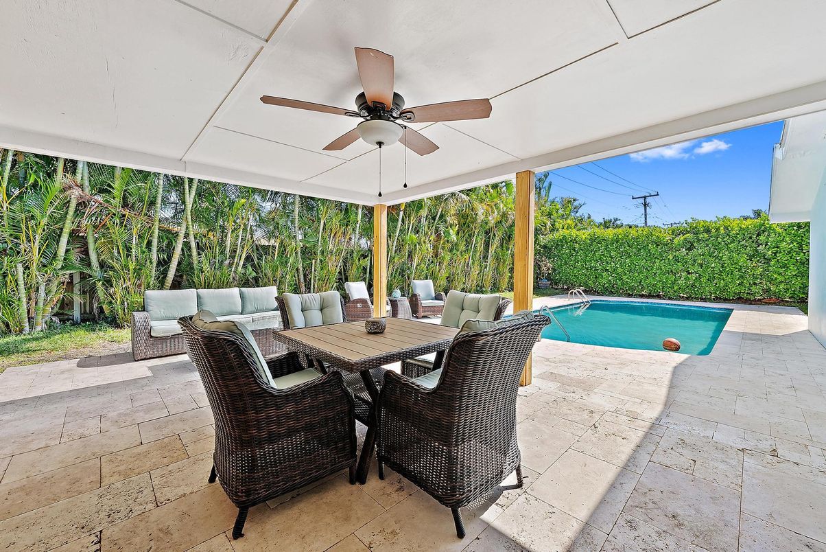 Exterior, Pool