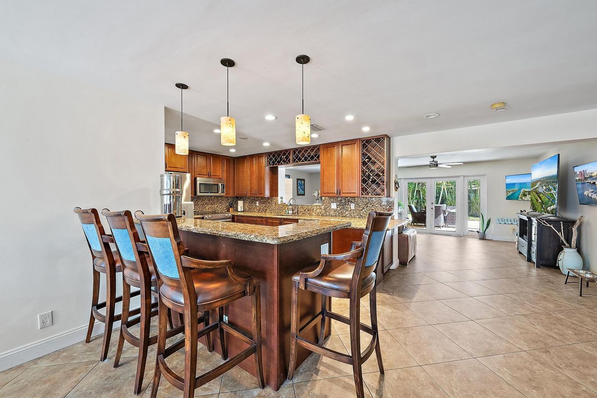Interior, Kitchen, Pendant Lights, Recessed Lighting, Stainless Steel Appliances