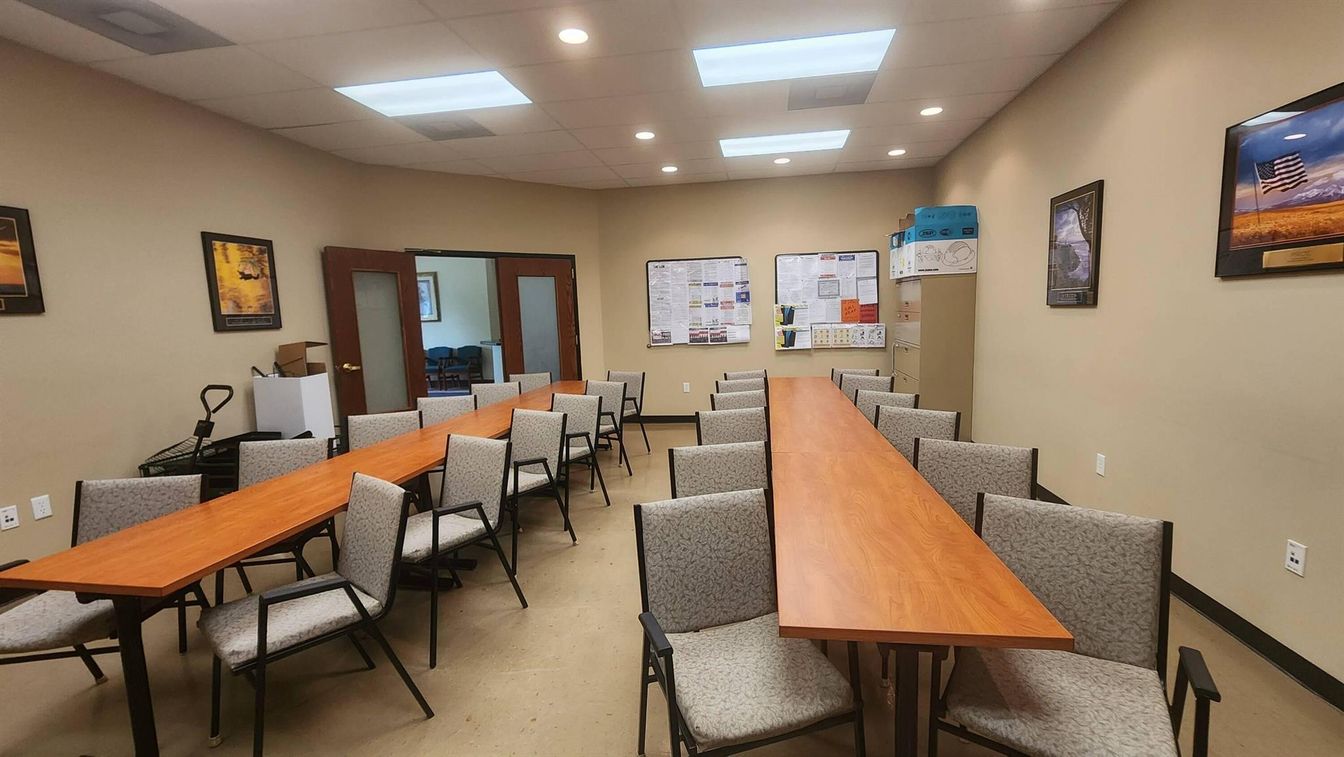 Dining room, Interior, Piano, Recessed Lighting