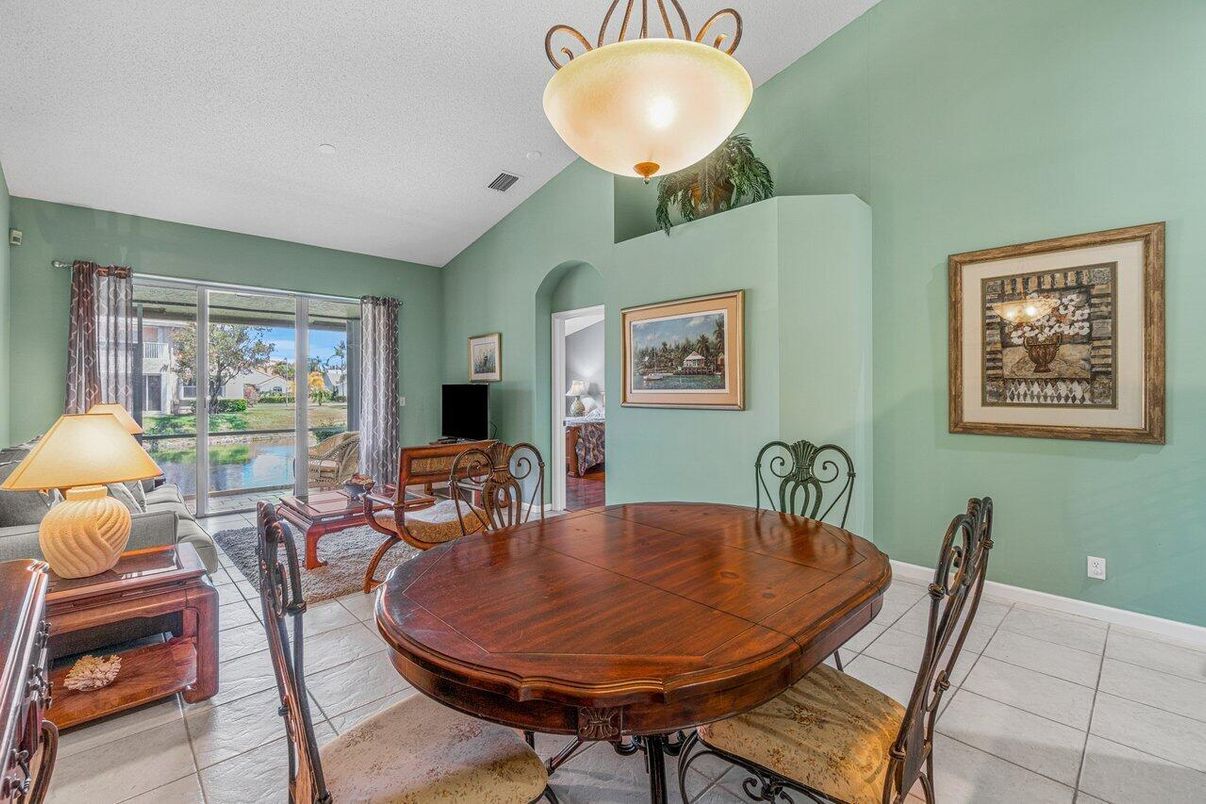 Dining room, Interior