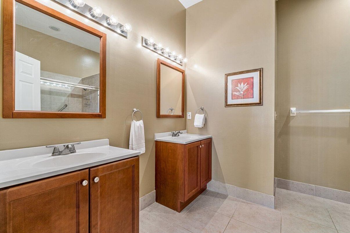 Bathroom, Dual Sink Vanities, Interior